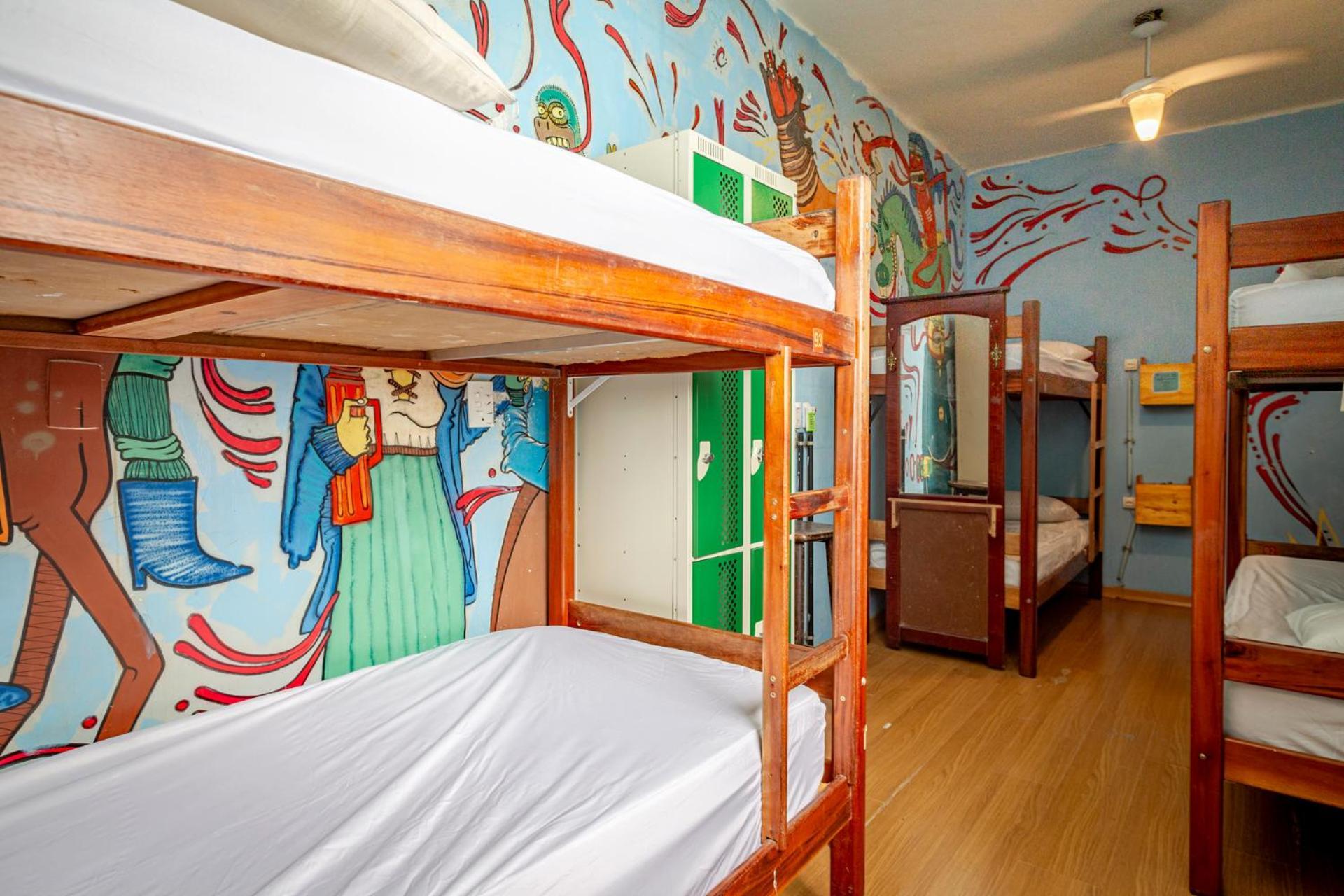 Hostal Books